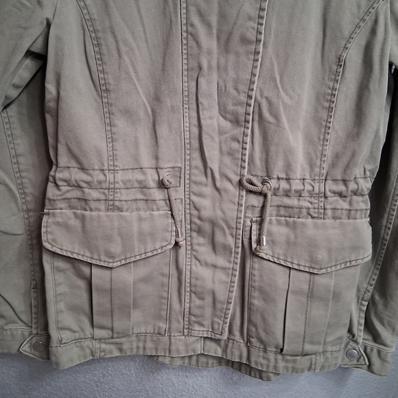 H&M Divided Stylish Sage Green Jacket     Size 10 - Picture 4 of 14